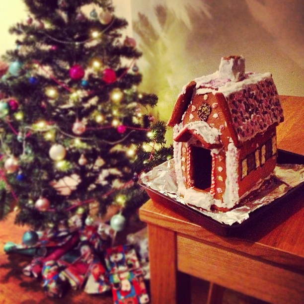 christmas gingerbread house