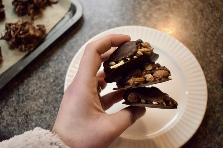 Vegan fruit and nut clusters Veganuary