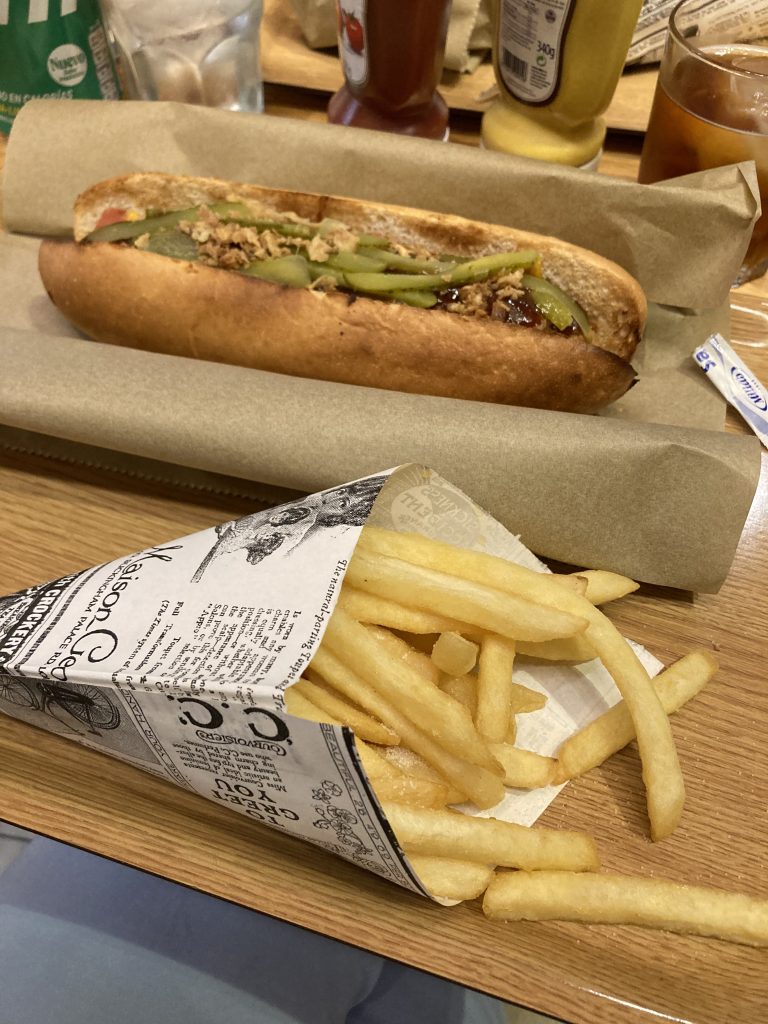 Bacon hot dog, super vegan