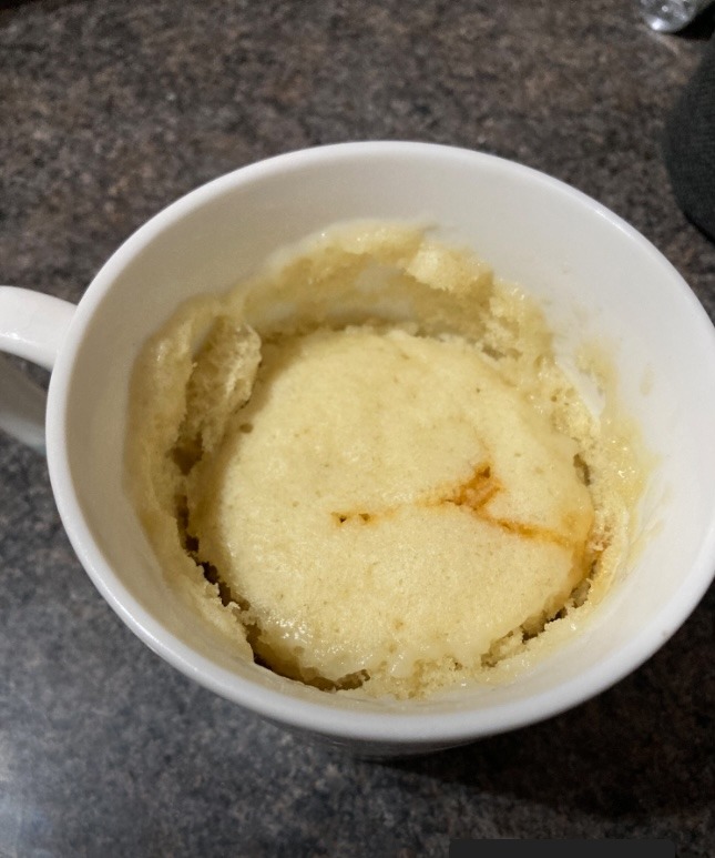 Microwave sponge pudding in a mug
