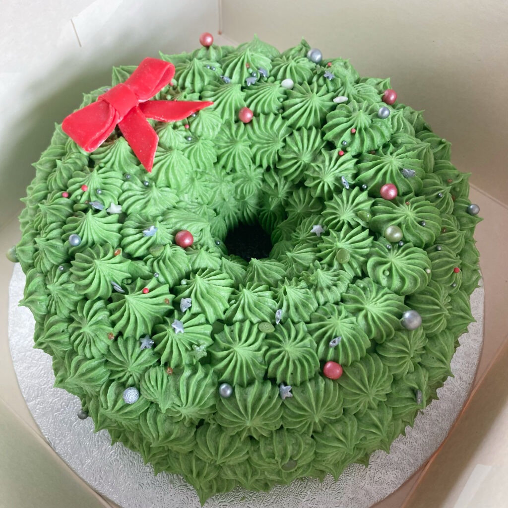 Vegan Christmas wreath cake